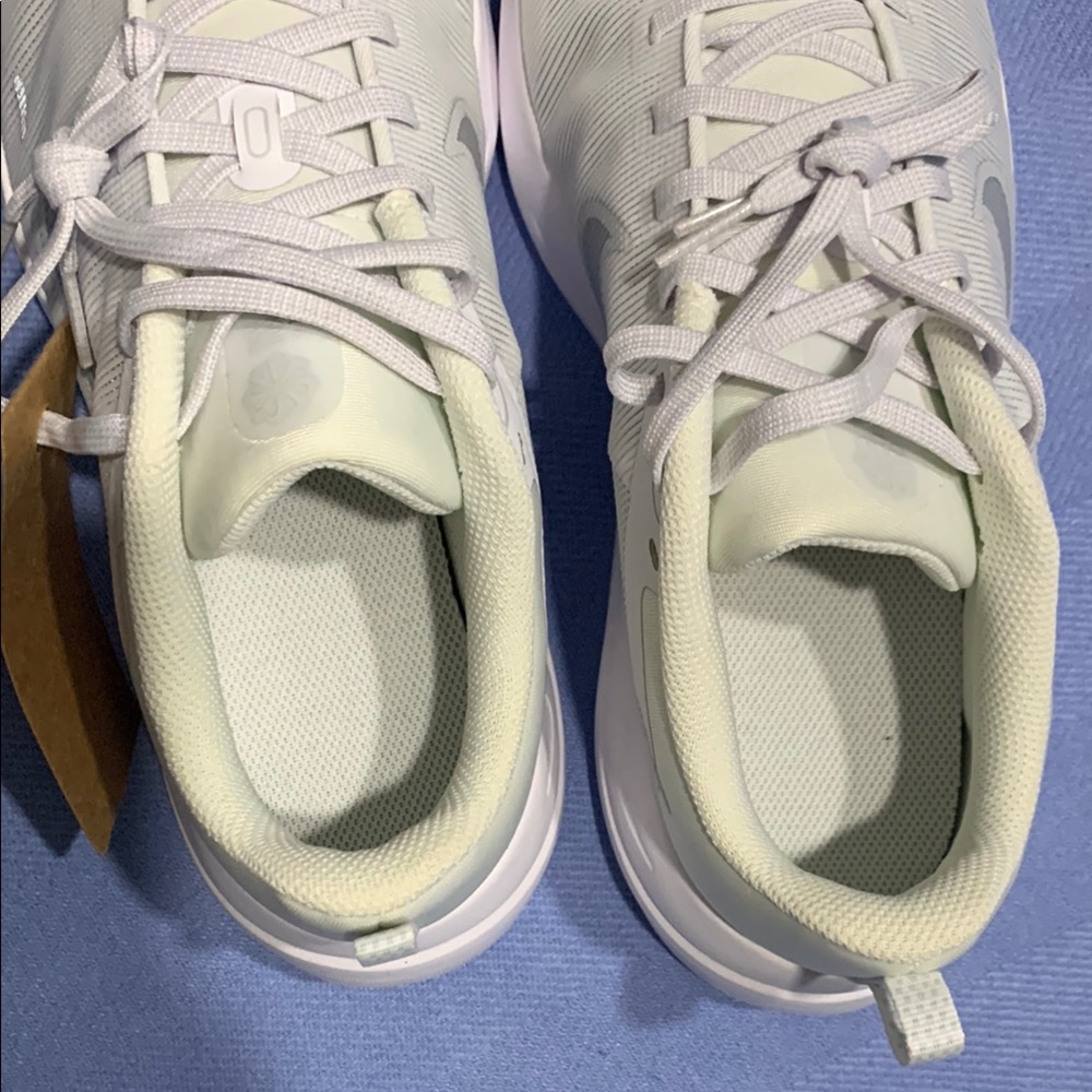 Nike size 8.5 Wide DOWNSHIFTER 12 EXTRA
WIDE 'WHITE PURE PLATINUM' DM0919-100 - Picture 4 of 5
